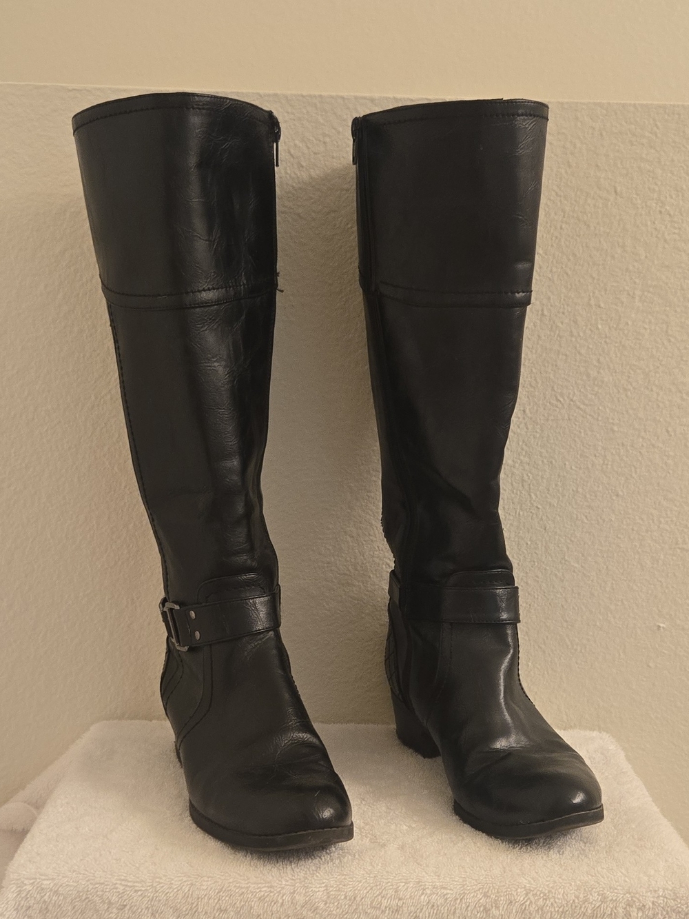 Unisa Black Knee High Riding Boots Buckle Zip Round Toe Women's 9M Equestrian